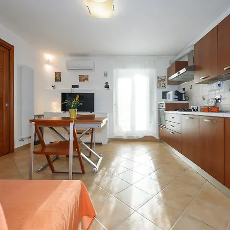 Zizi House Apartment