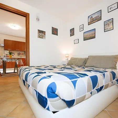 Zizi House Apartment